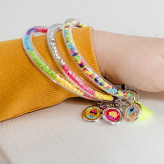 Fabriquer des bracelets à remplir Totum - kit de bricolage pour filles à partir de 4 ans - remplir des bracelets en tube avec plus de 2400 pierres aux couleurs gaies - bracelets en tube