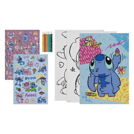 Point de bloc de couleur sous couverture avec des crayons de couleur et des autocollants