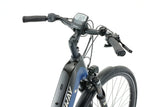 Vélo de trekking électrique Conway Cairon TF 3.8 mod. 24 ebike conw.cairon tf 3.8 28 42 wave 8sp bleu pl.