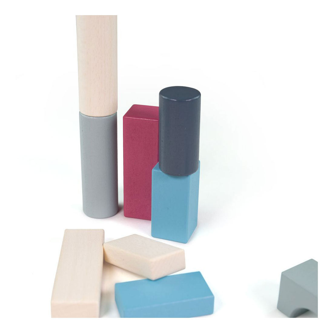 Blocs de construction en bois Bigjigs dans un tonneau de stockage, 50 pièces