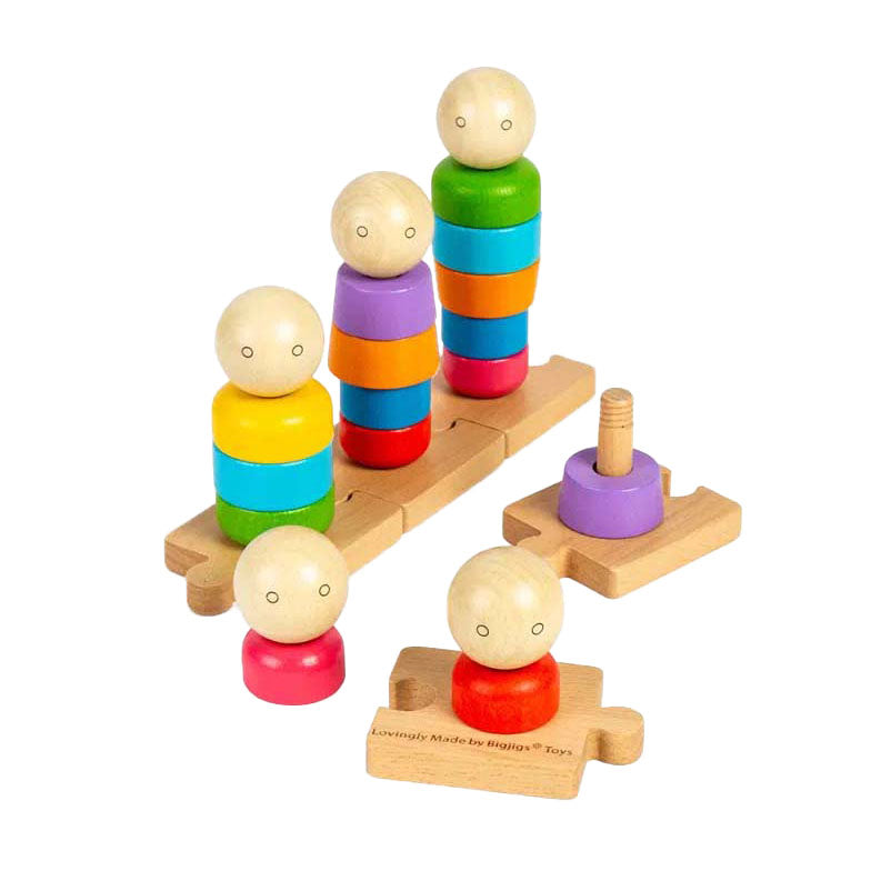 Jouets empilables familiaux arc-en-ciel en bois Bigjigs, 25 pièces.