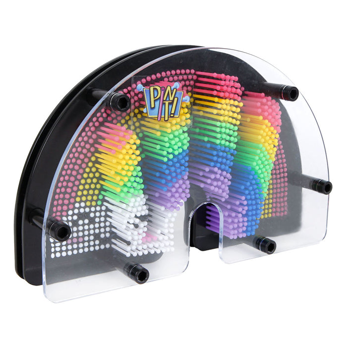 Van manen l'épingle ! les jouets arc-en-ciel font une impression 3D - un jeu d'enfants coloré.