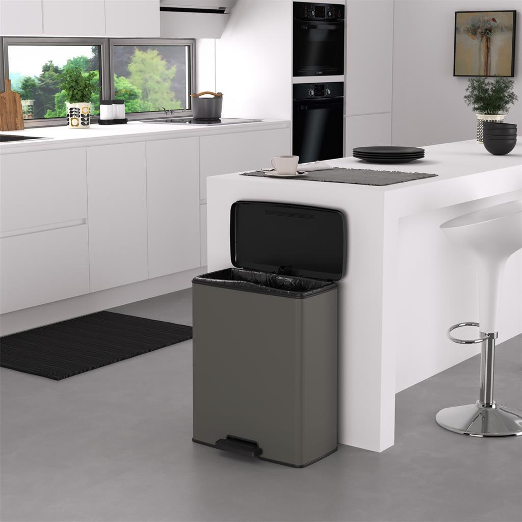 Poubelle à pédale Curver Decobin 65l gris froid