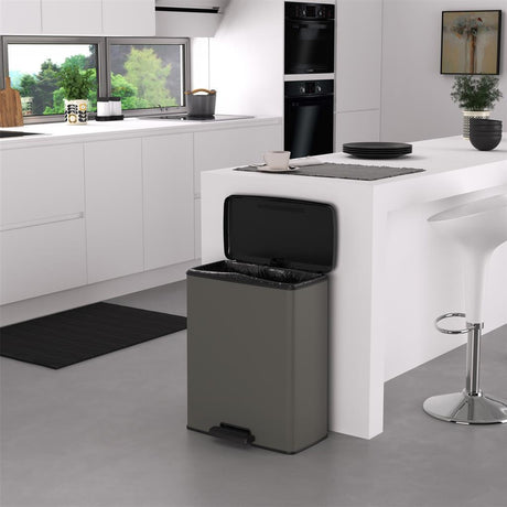 Poubelle à pédale Curver Decobin 65l gris froid