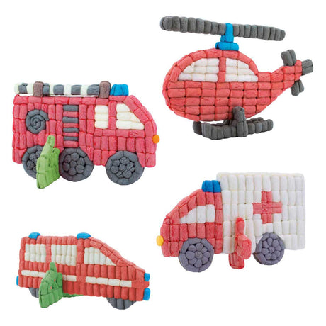 Des cartes Playmais décorent un camion de pompiers