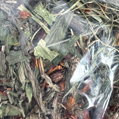 Excellent foin aux herbes plantain et tomate