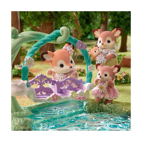 Sylvanian family 5801 bébé cerf - balançoire fleurie - 3 figurines de jeu douces et veloutées