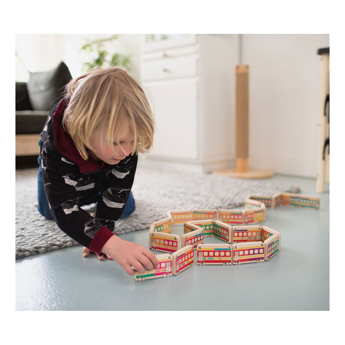 Train de dominos en bois BS Toys, 14 pièces.
