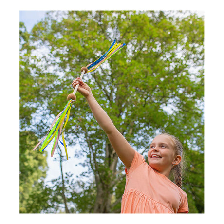 Bâton rotatif en bois avec ruban BS Toys