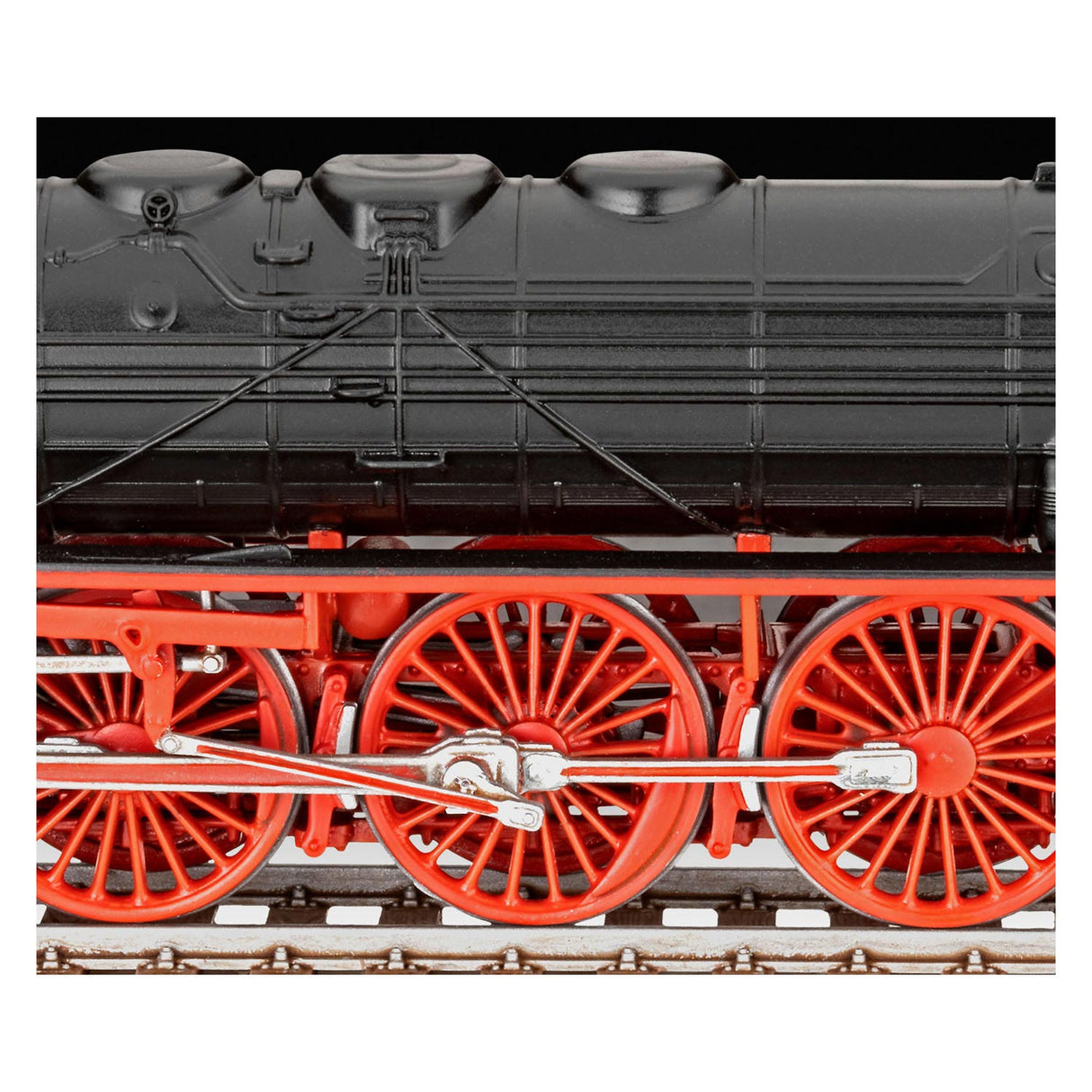 Budova modelu Revell Express Locomotive BR 02