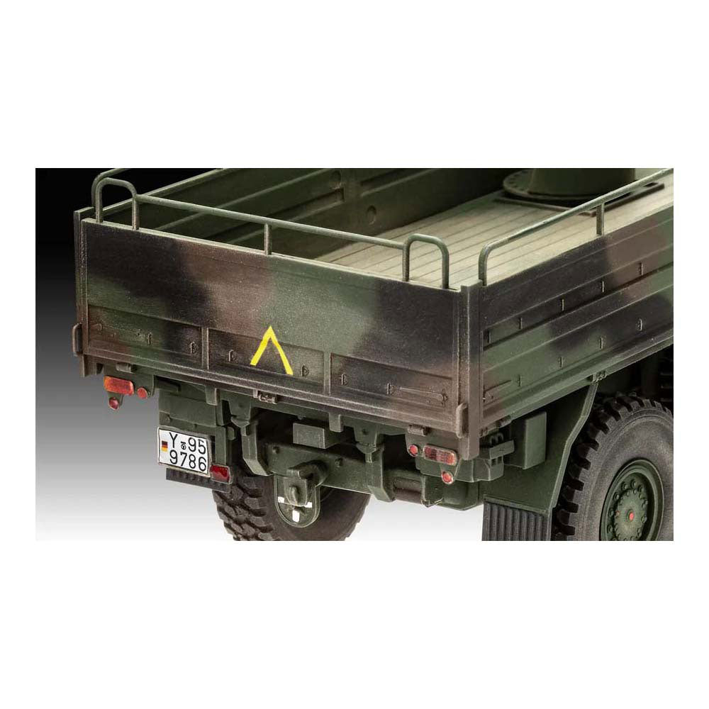 Maquette Revell - camion homme 10t milgl 8x8 1:35 - 245 pièces.