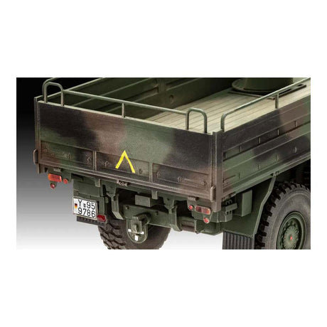 Maquette Revell - camion homme 10t milgl 8x8 1:35 - 245 pièces.