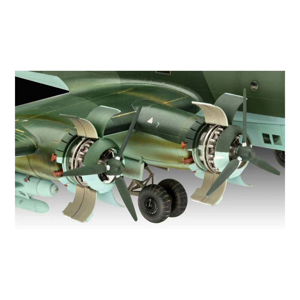 Maquette Revell - Focke-Wulf FW 200 C-5 C-8 Condor 1:72 - 240 pcs.