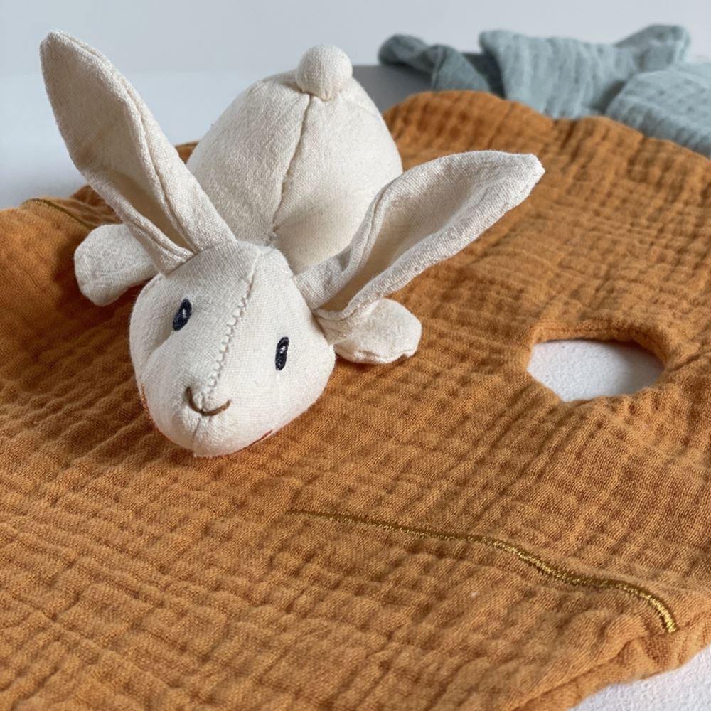 Lapin en peluche Egmont. 45x20x5 cm