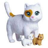 Steffi aime la poupée mannequin avec des chatons