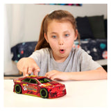 Dickie a battu la voiture de course rouge Breaker
