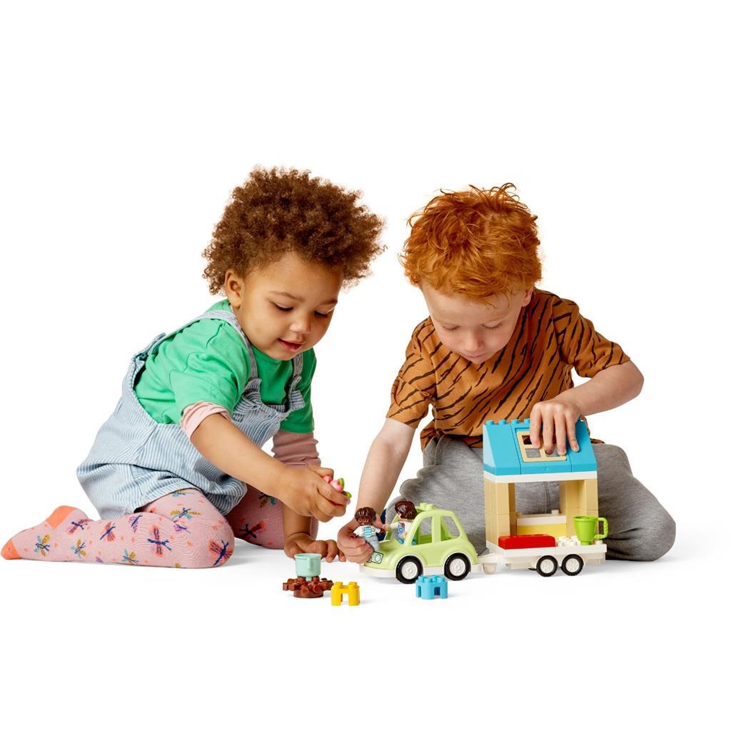 LEGO DUPLO 10986 Family House Op Wielen