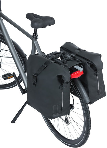 Basil Soho Double Bicycle Bag Nordlicht imperméable, PU, ​​fermeture à roulet