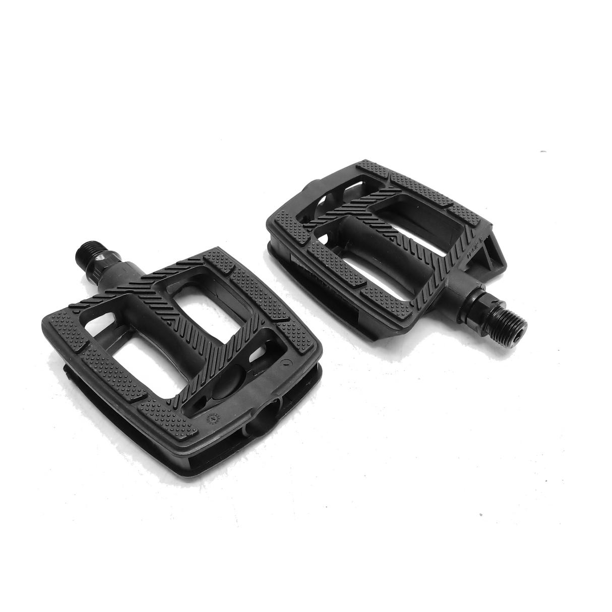 Pédales larges de Falkx 9 16. Maison en plastique, anti-glissement.