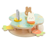 Jeu en bois de lapin rebondissant du monde classique