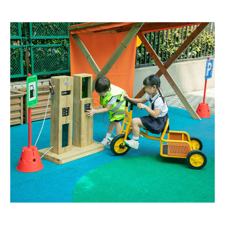 Station-service de jeu extérieure en bois du monde classique