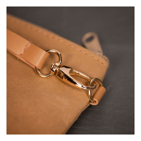 Société créative https: www.cchobby.nl pochette-en-cuir-h-18-cm-l-21-cm-350-gr-marron clair-1-pièce