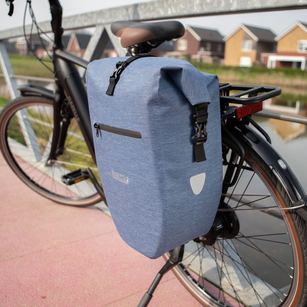 Sacoche de vélo Lynx simple TPU 28L bleu étanche e-bike Hayes