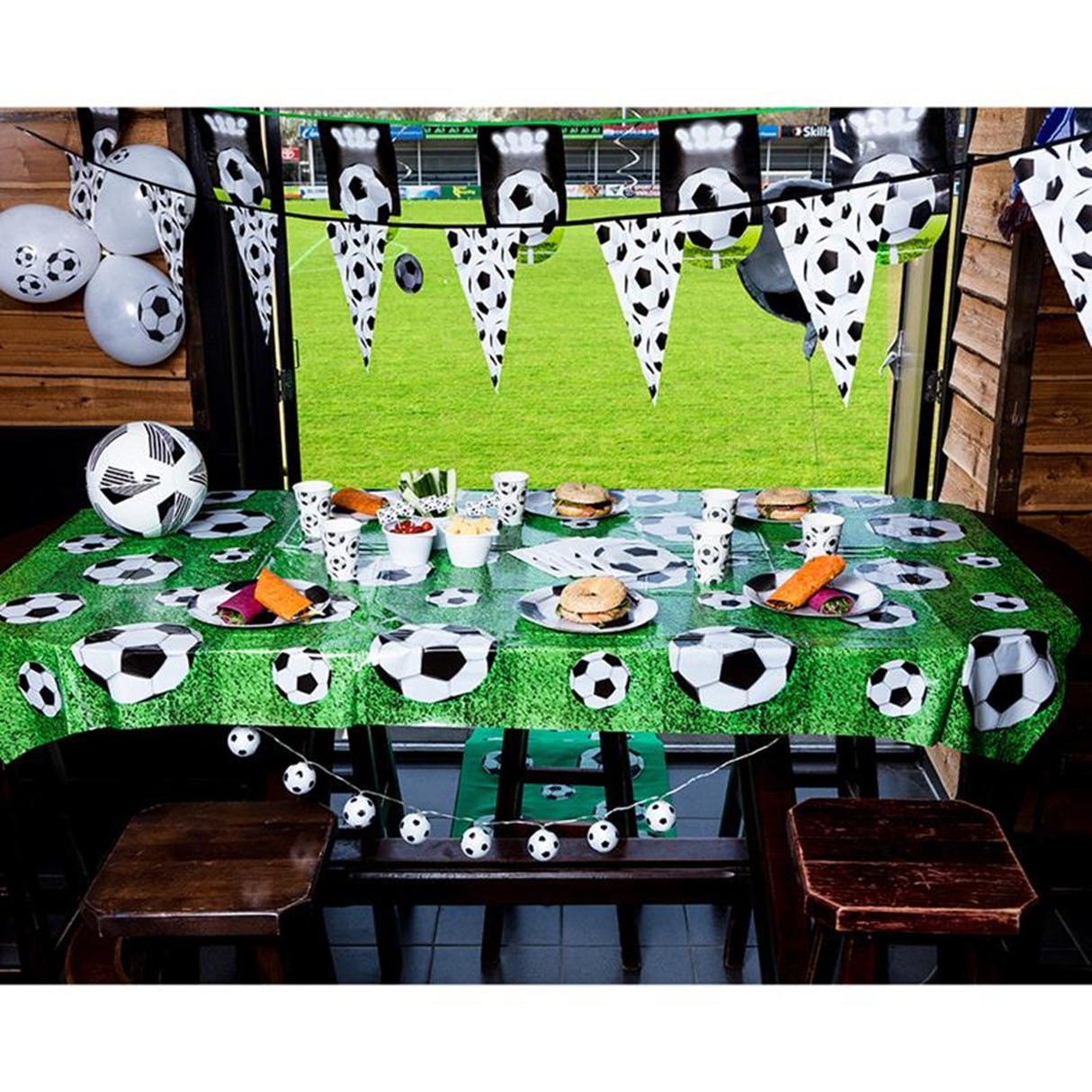 Assiettes en papier du football, 10e.