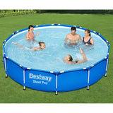 Bestway Pool Pool Steel Pro a placé environ 366