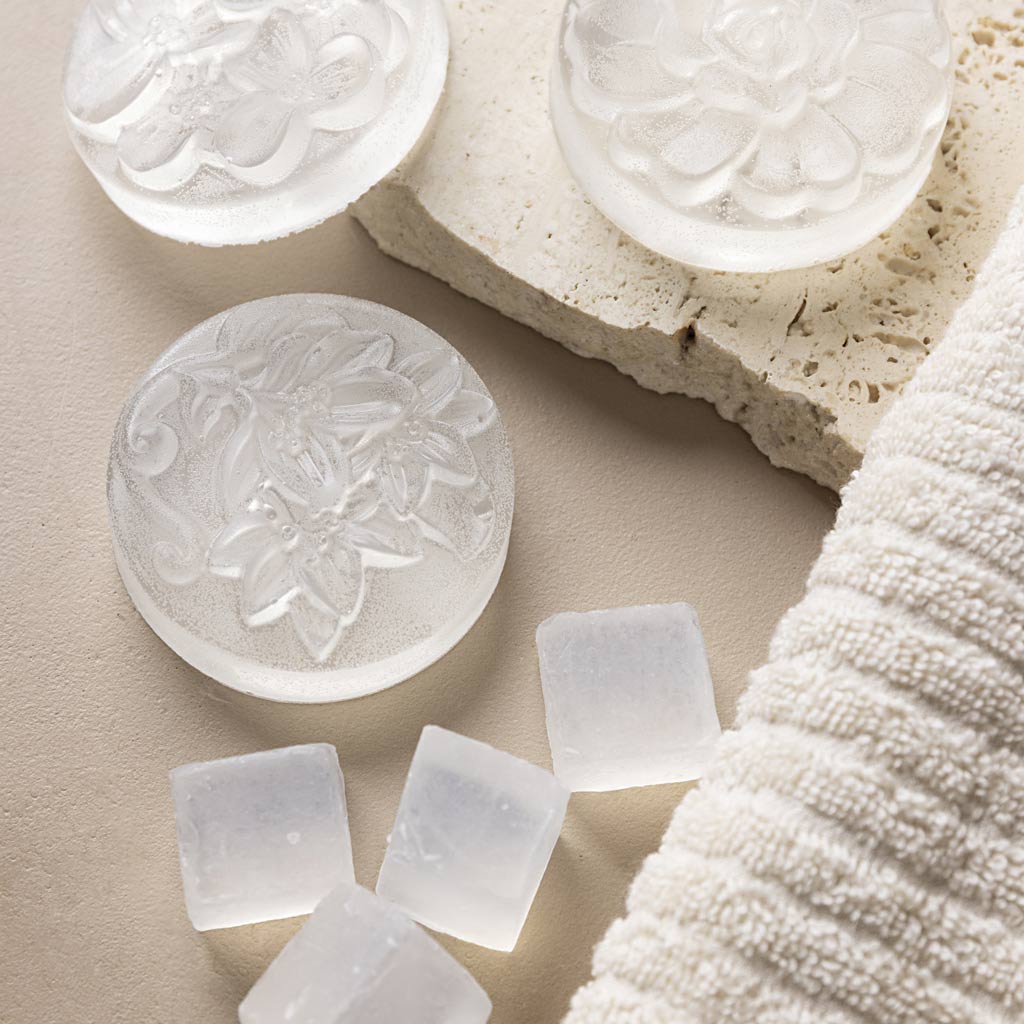 Https : www.cchobby.nl transparent-soap-base-granules-5000-gr-1-box