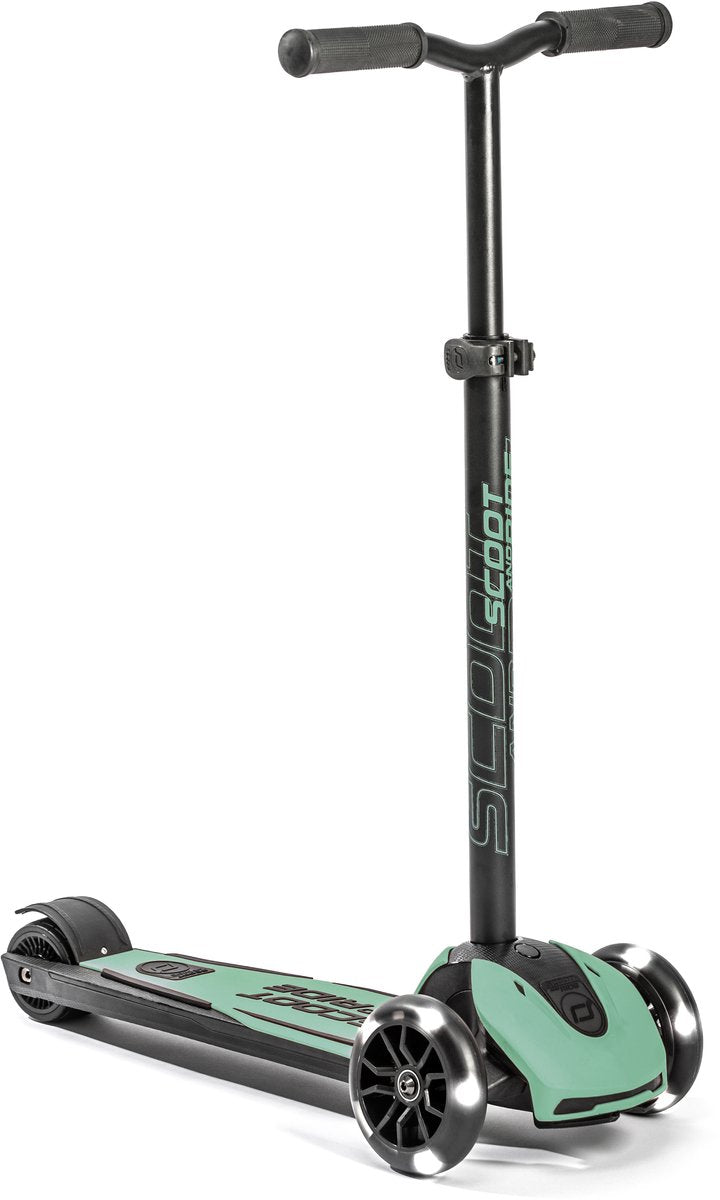 Scoot ride Highwaykick 5 LED - trottinette enfant - roues avant LED, 3 roues, frein à pied antidérapant - guidon réglable 60-90 cm, guidon amovible - 5+ ans (118-180 cm), max 80 kg, roues PU 120 80 mm, forêt