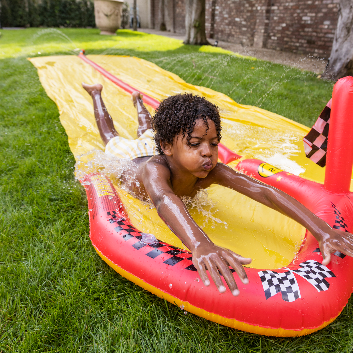 Courses | toboggan gonflable multicolore