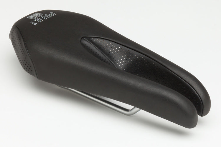 Selle en collaboration avec PN2.1 Performance étroite