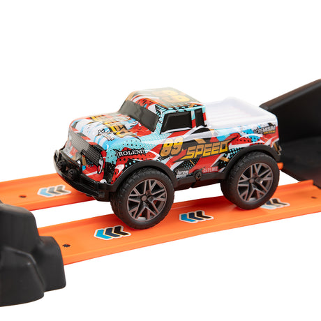 Jouets Lobbes, par exemple piste de lancement de voiture avec pompe à pied