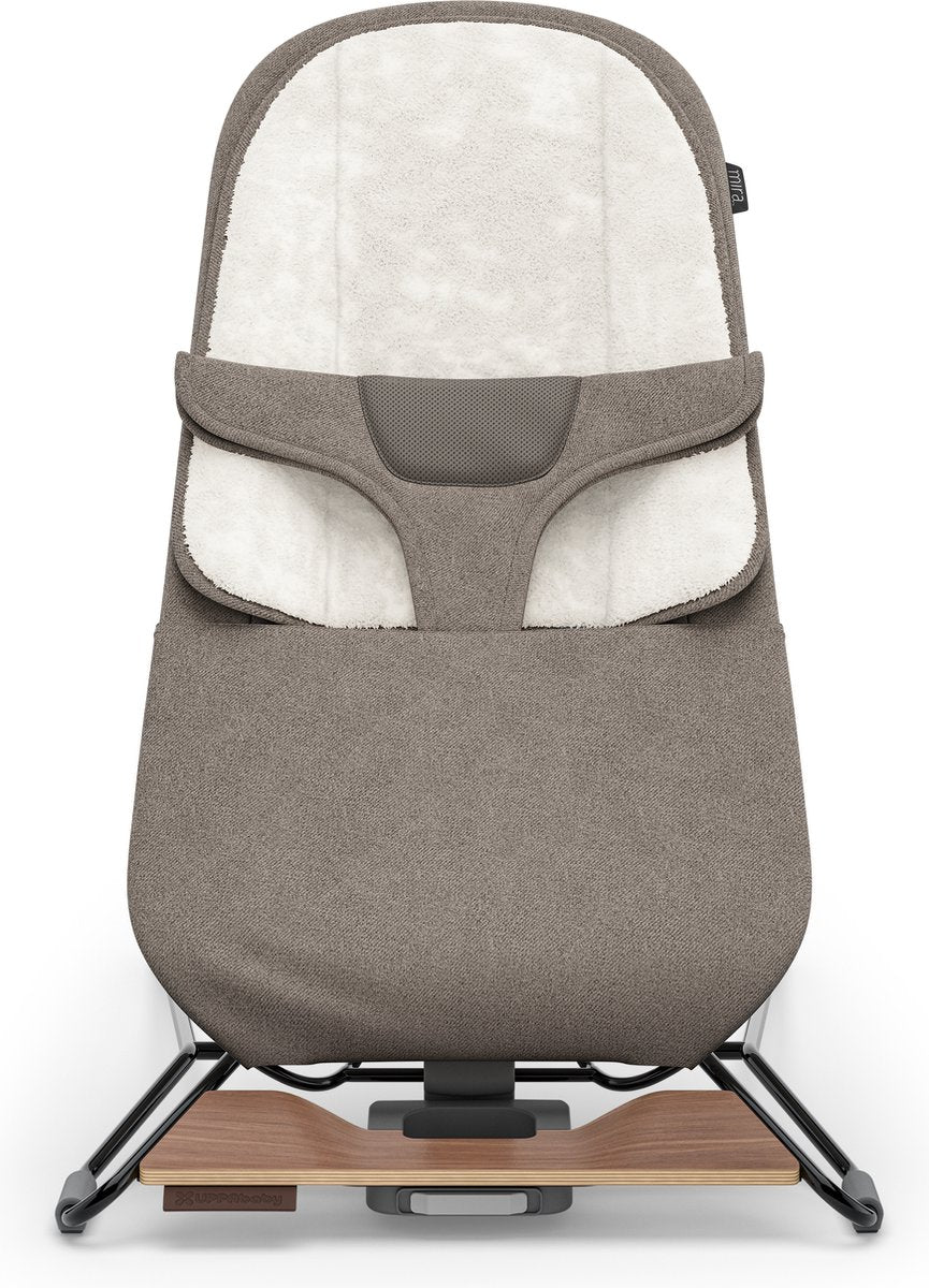 Uppababy - Mira Wells - chaise à bascule - transat - taupe - cadre noir avec base en bois - bébé et tout-petit - chaise à bascule 2 en 1 - relax