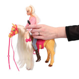 Poupée sans marque avec un véritable ensemble de jeu de cheval qui court