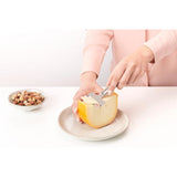 Trancheuse à fromage profilée Brabantia pour fromage jeune