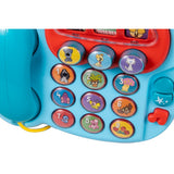 Rubo joue avec le téléphone Woezel et Pip avec son