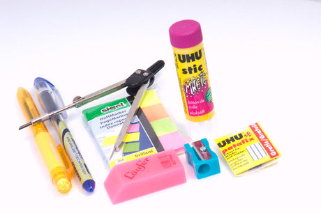 Kangaro k-7402 tasse avec stylo gomme colle boussole etc.