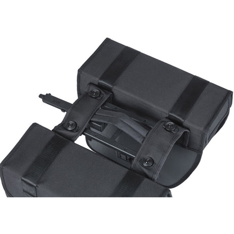 Basil double sacoche de vélo tour étanche mik 28 litres 14 x 29 x 30 cm (2x) - noir