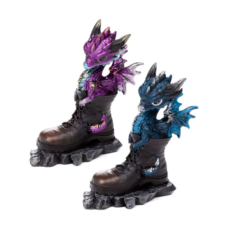 Éléments mignon bébé dragon dans une vieille botte