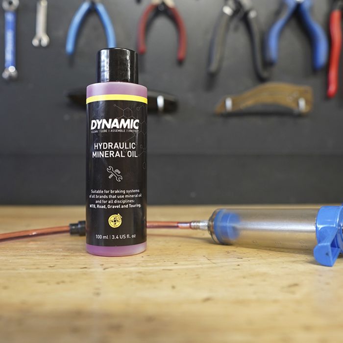 Huile minérale hydraulique dynamique 100ml