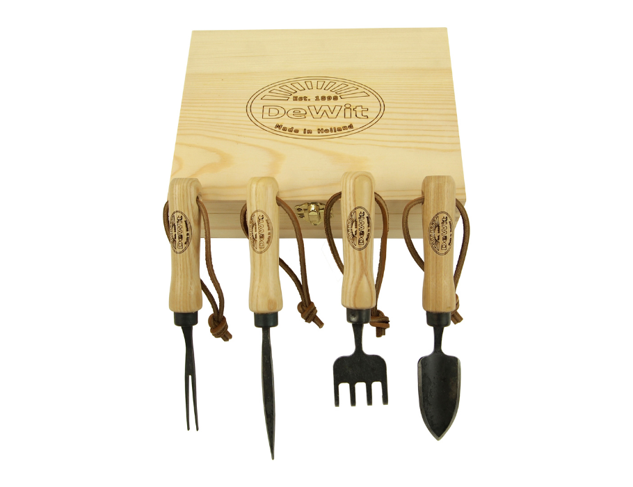 Le bonsaï blanc set 4 pièces dans une boîte en bois