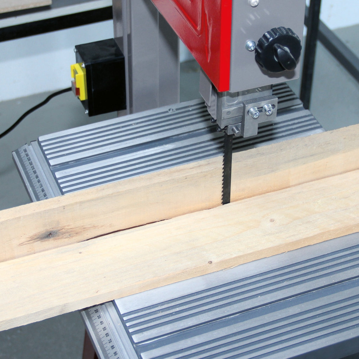 Einhell Lint Saw avec le châssis TC-B 305 U