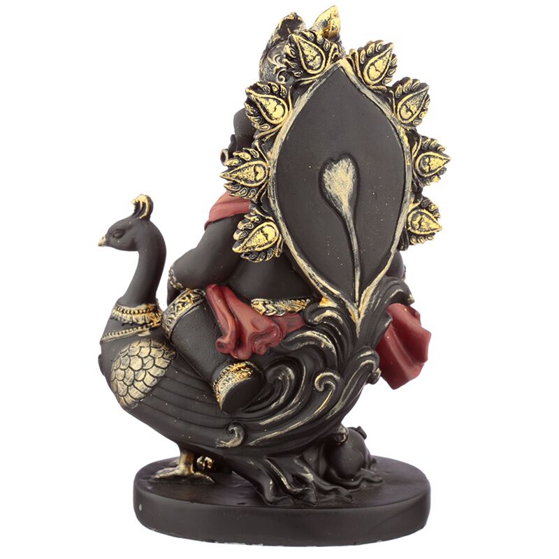 Statue de Ganesh avec pipe et coq de paon