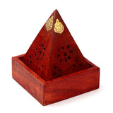 Porte encens pyramide en bois de manguier cônes moulures bouddha