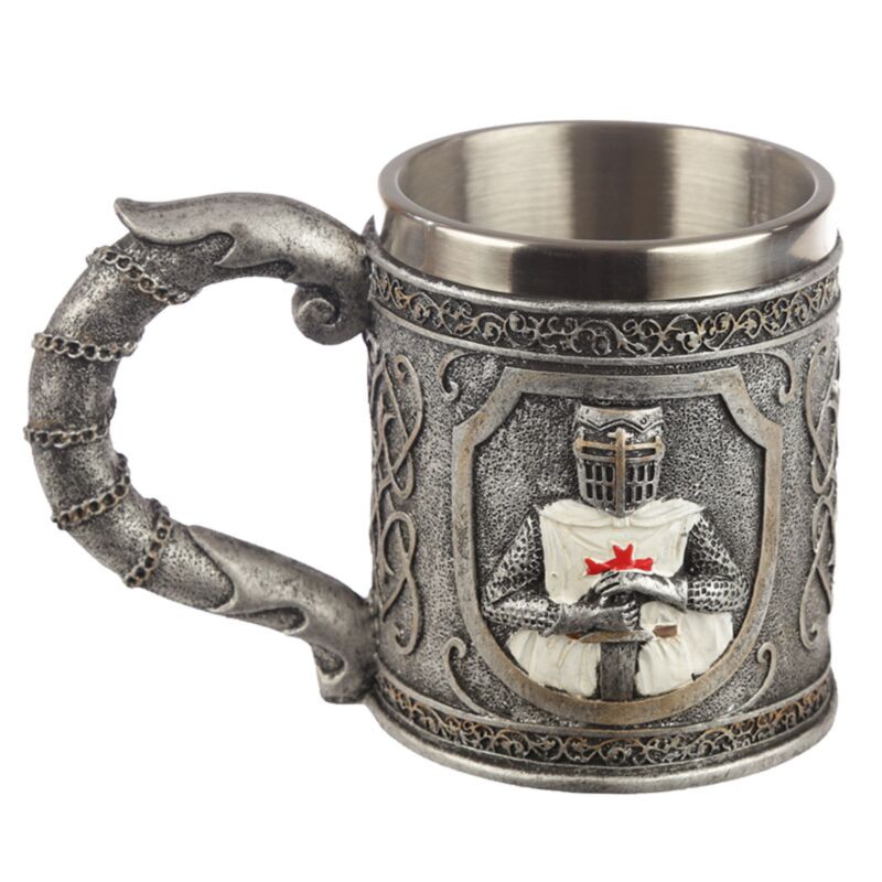 Gobelet décoratif de chevalier médiéval