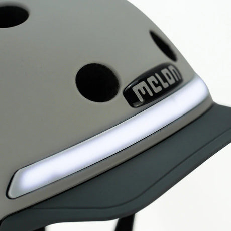 Casque de melon avec l'éclairage E-Series Metropolis M-L