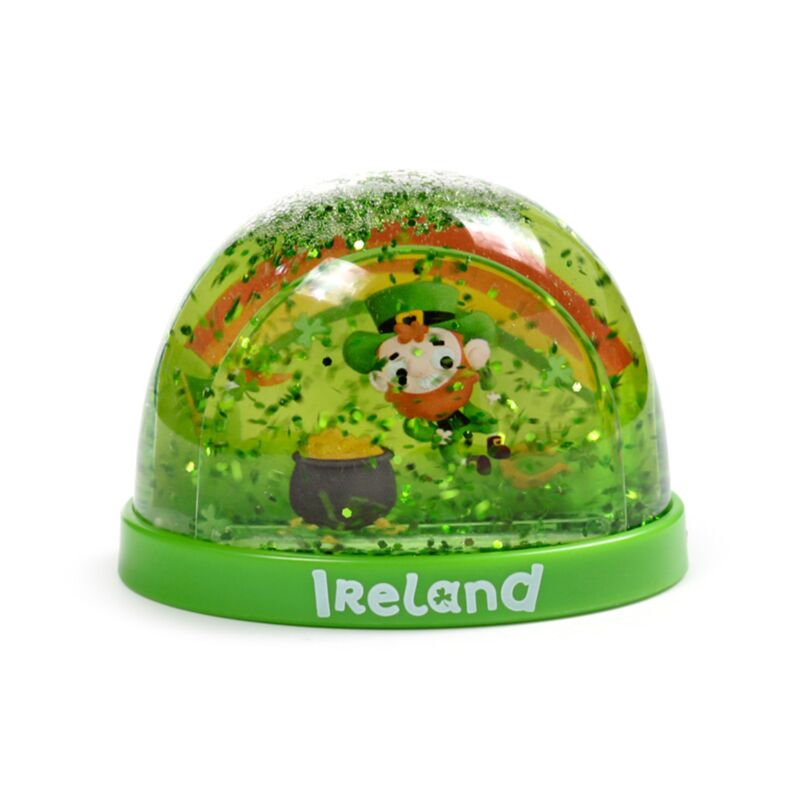 Boule à neige à paillettes moyennes d'Irlande de chance irlandaise