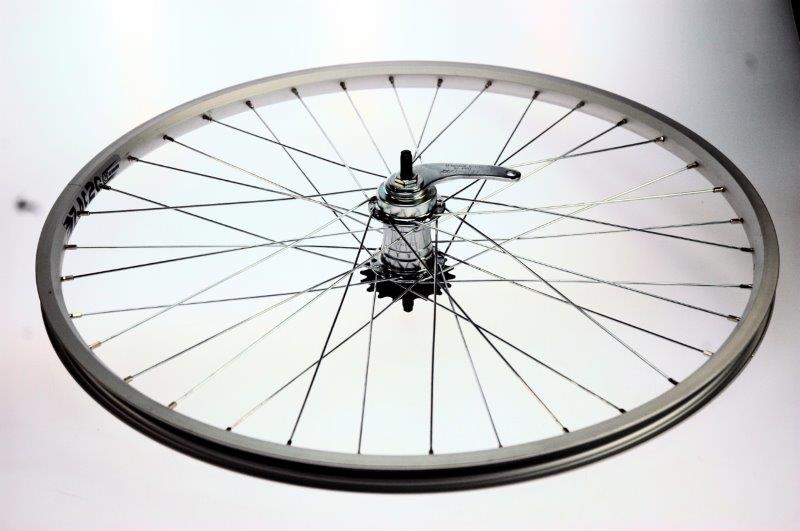 Rueda trasera de acero 24x1.75 Velosteel Brak Buble